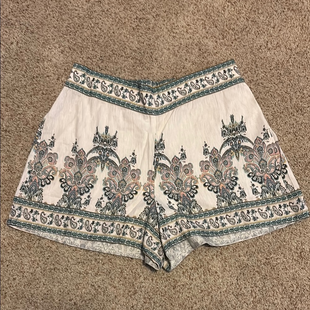 VENUS High Waist White and Green Shorts